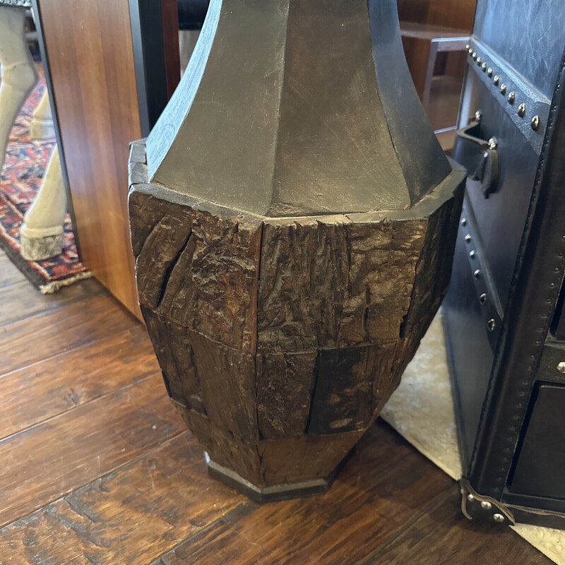 Wood Vase

 Size: 21Tx11W