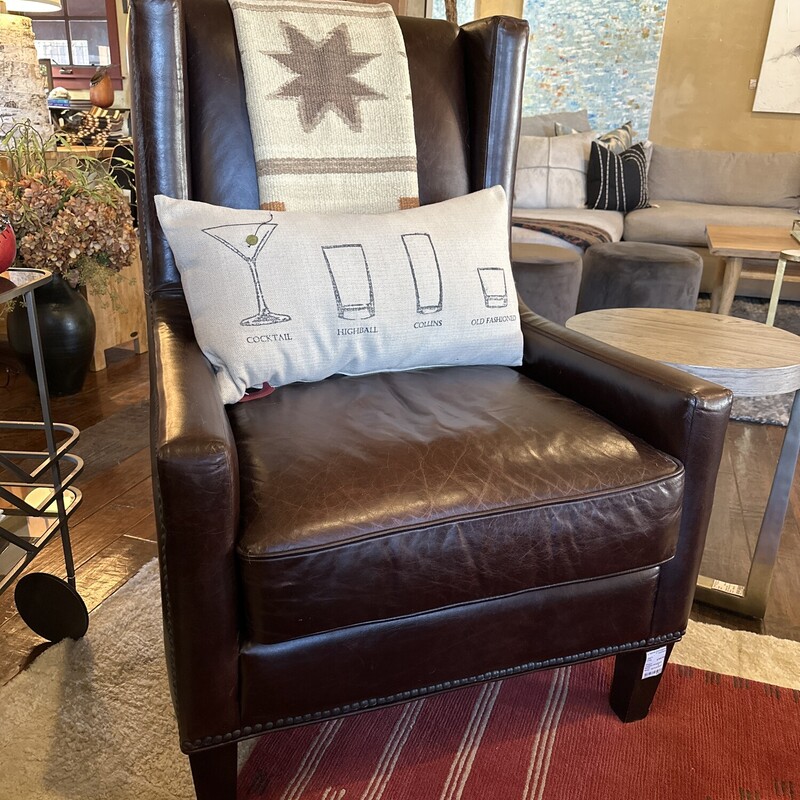 Leather Wingback - Nail Head Trim

Size: 44Tx31Dx23