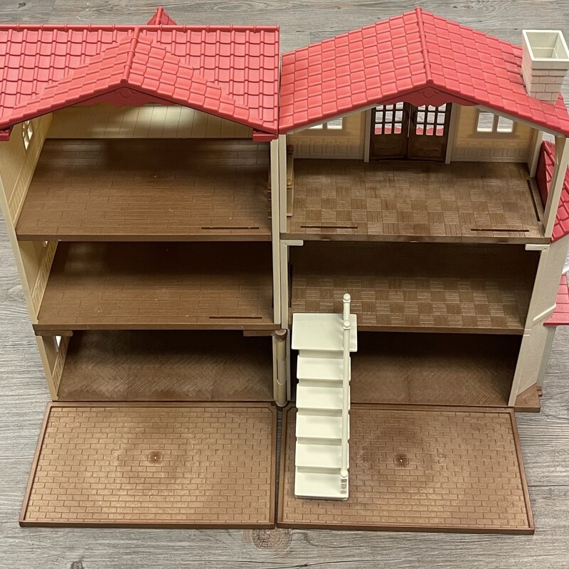 Calico Critters Grand Mansion<br />
Beige, Size: Pre-owned<br />
Does not include any furniture or animals.