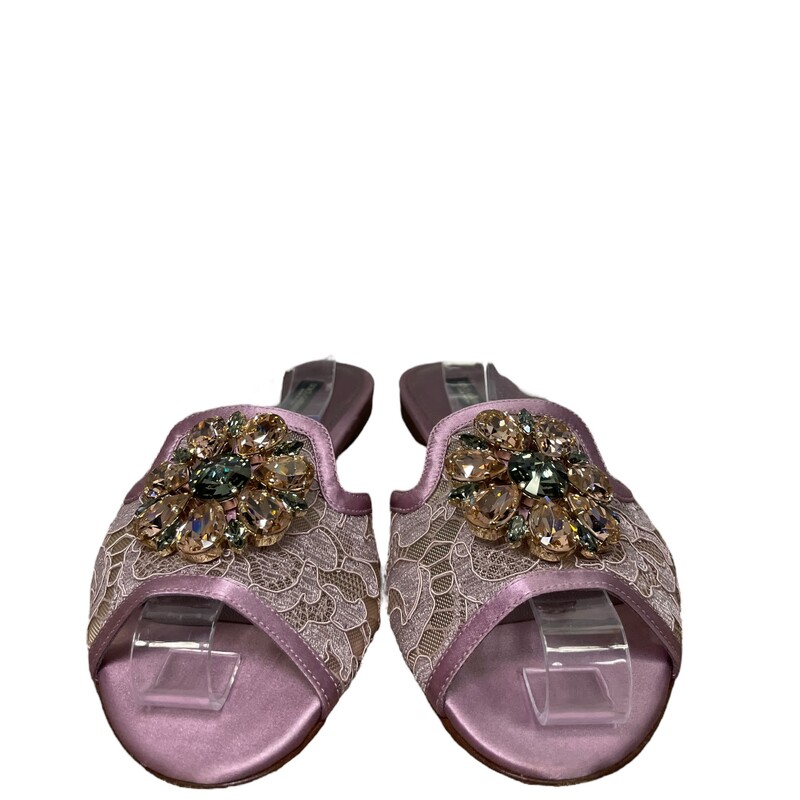 Dolce & Gabanna Lace,  Size38<br />
Lace-covered mesh upper<br />
Kidskin insole with branded label<br />
Branded leather sole<br />
Item comes with themed packaging<br />
Made in Italy