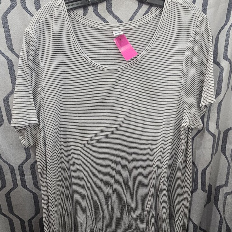 Short sleeve tee in a grey and white stripe