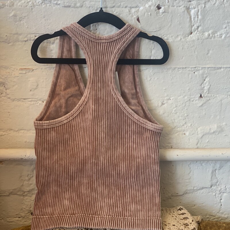 The perfect tank to wear on a hot day, or to the gym. You could even pair with jeans and a cardigan in the cooler weather! SO many different colors to choose from!
These are the same tanks that have soldout and went viral on TikTok hundreds of times!
Sizes S/M and L/XL
Madison is in a L/XL for reference.