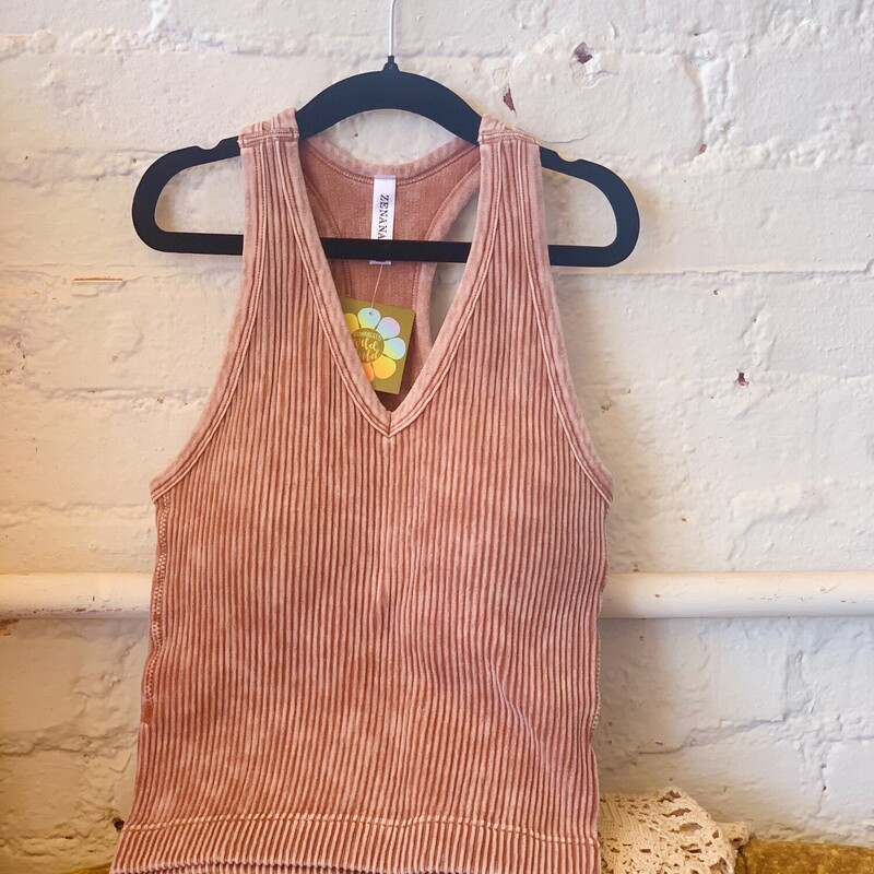 The perfect tank to wear on a hot day, or to the gym. You could even pair with jeans and a cardigan in the cooler weather! SO many different colors to choose from!
These are the same tanks that have soldout and went viral on TikTok hundreds of times!
Sizes S/M and L/XL
Madison is in a L/XL for reference.
