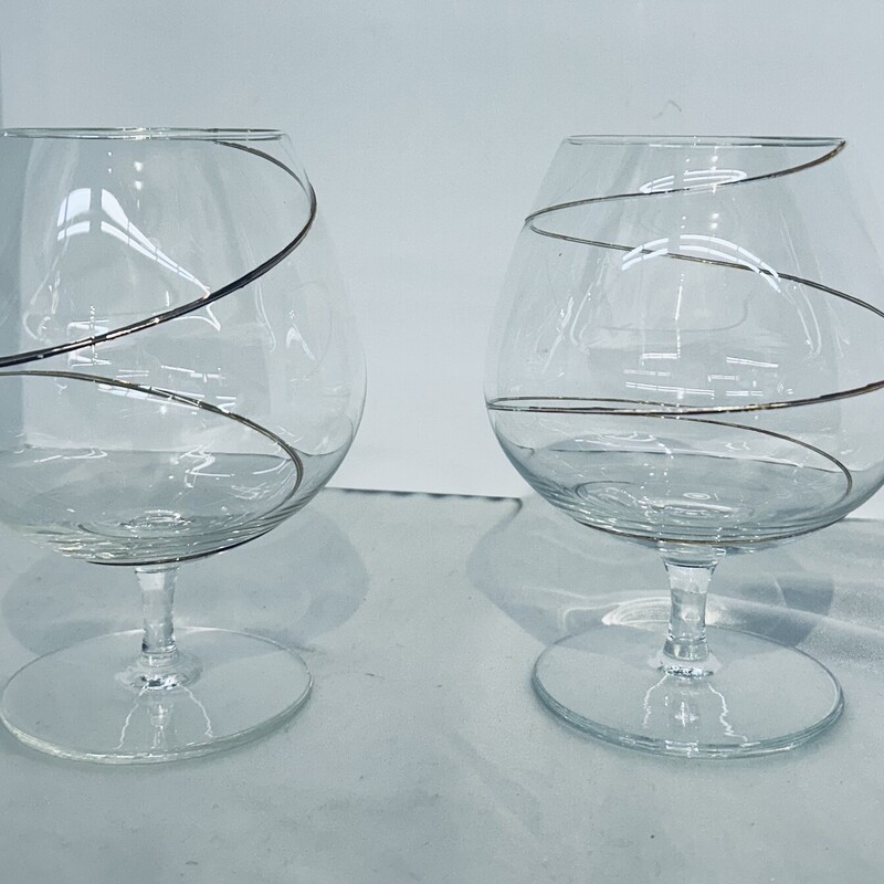 Set of 2 Swirled Brandy Snifters
Clear Gold Size: 4 x 5.5H
