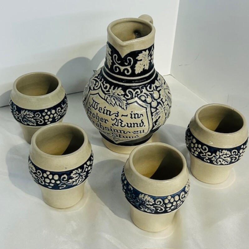 Gerzit Wine Pitcher + Cups
Set of 5
Blue Cream
Size: 5x6H