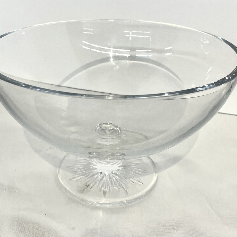 Waterford Pedestal Star Cut Bowl
Clear
Size: 8x5H