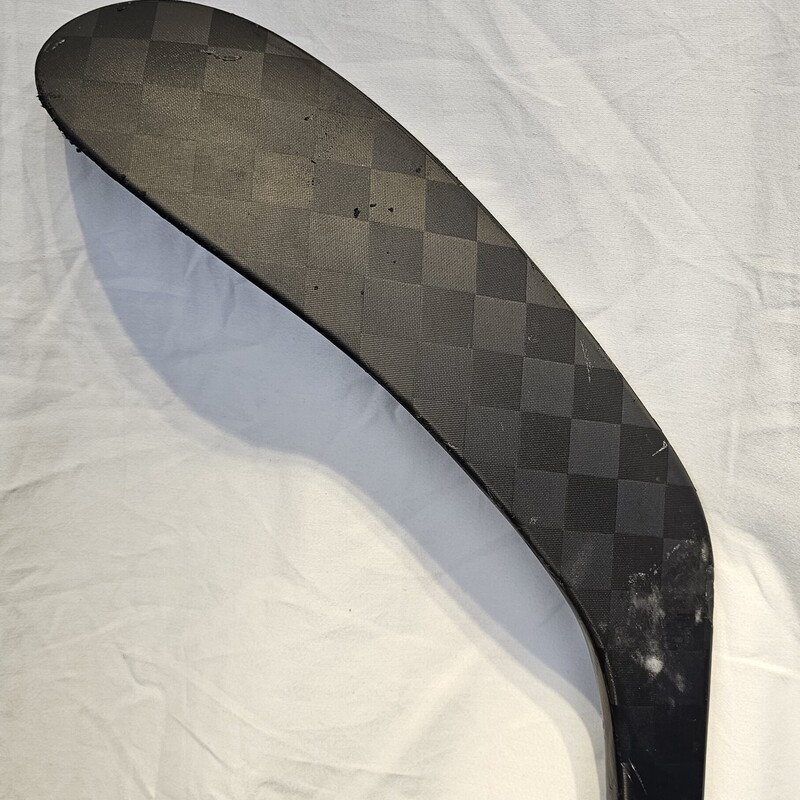 Pre-owned CCM Ribcor Trigger 7 Hockey Stick, 55 flex, P28, Right. In great consition, still alot of life left in this stick!