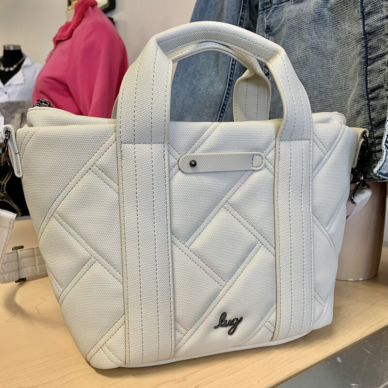 Lug Dory Matte Bag,
Colour: Cream Grey with coloured stitching,
Size: Medium Large
