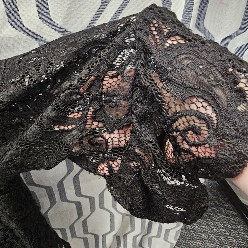 Black lace blouse with half sleeves and OMG how pretty!