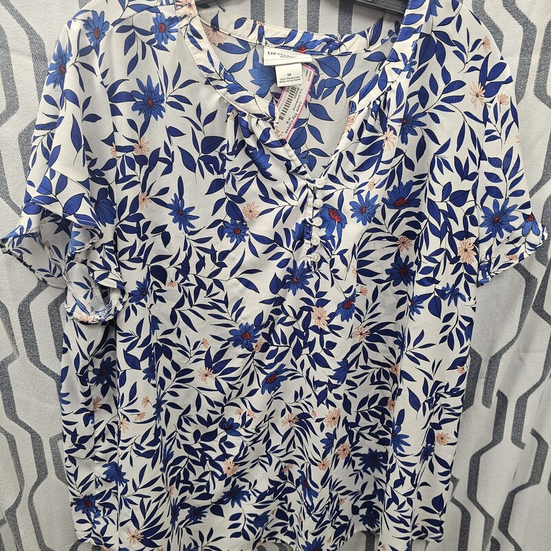 Cute short sleeve blouse in white with blue pattern