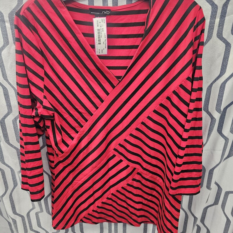 Half sleeve knit top in red and black stripe.