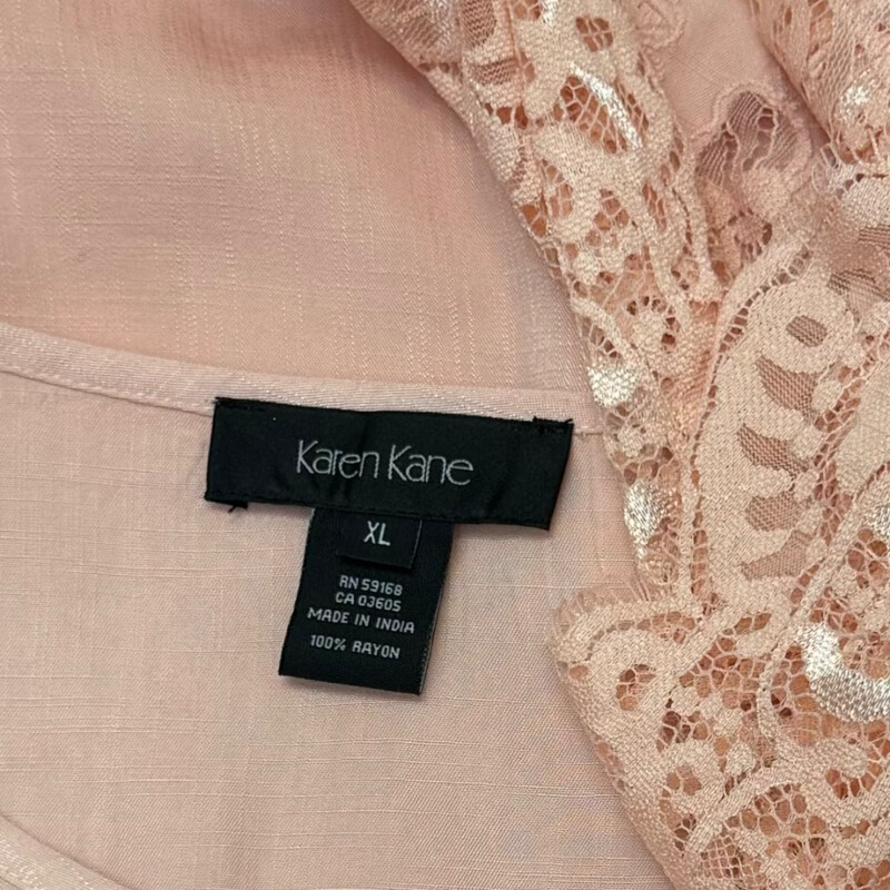 Karen Kane Lace Trim Top<br />
Beautiful Blush Color<br />
Size: XL