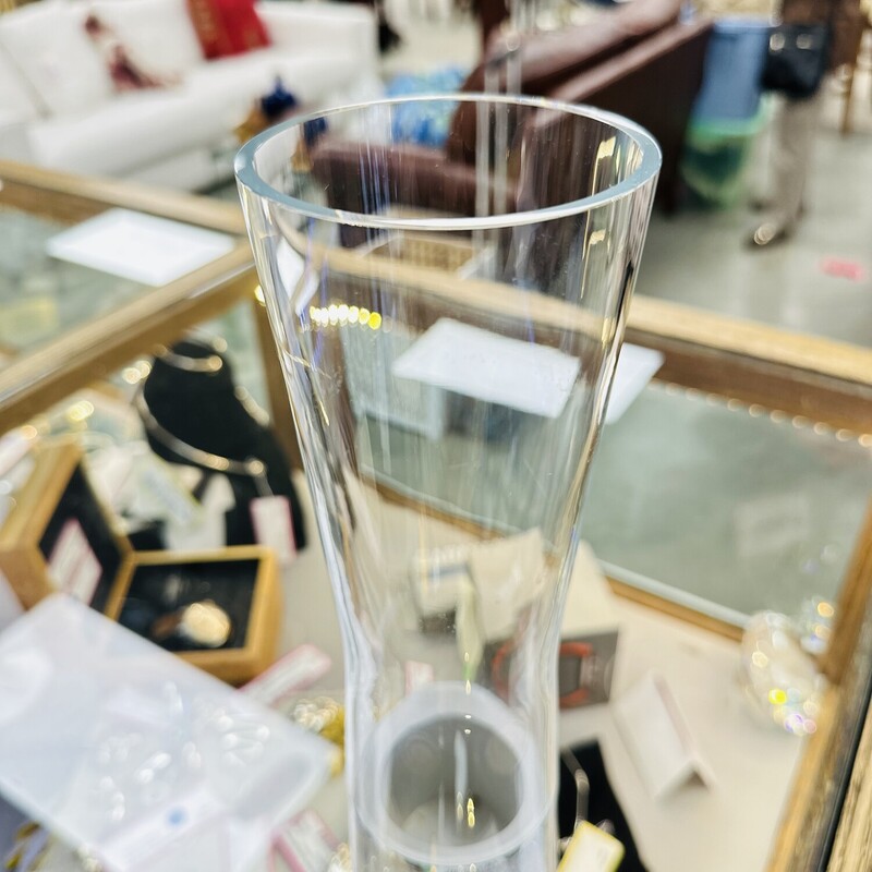 Swarovski Vase, Crystal<br />
Size: 11in