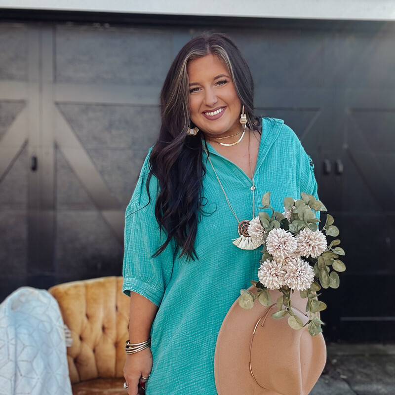 The perfect dress for Spring or Easter! The color will make anybody's outfit POP!<br />
Available in sizes 1X, 2X, 3X.<br />
Madison is wearing a size 1X.