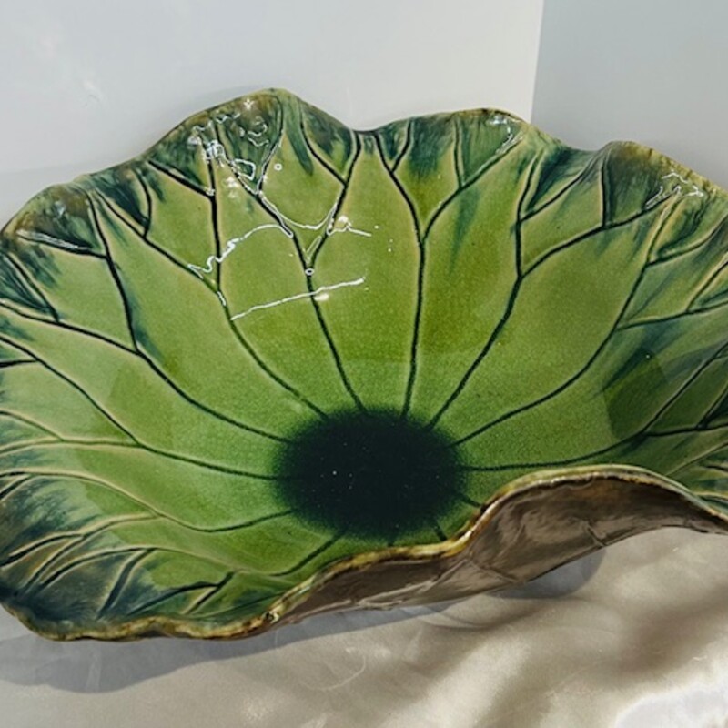 Lilly Pad Large Ceramic Bowl
 Green, Size: 15x5H