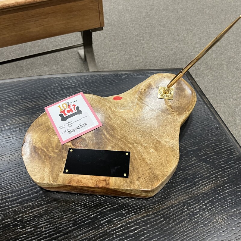 Maple Wood Pen Stand