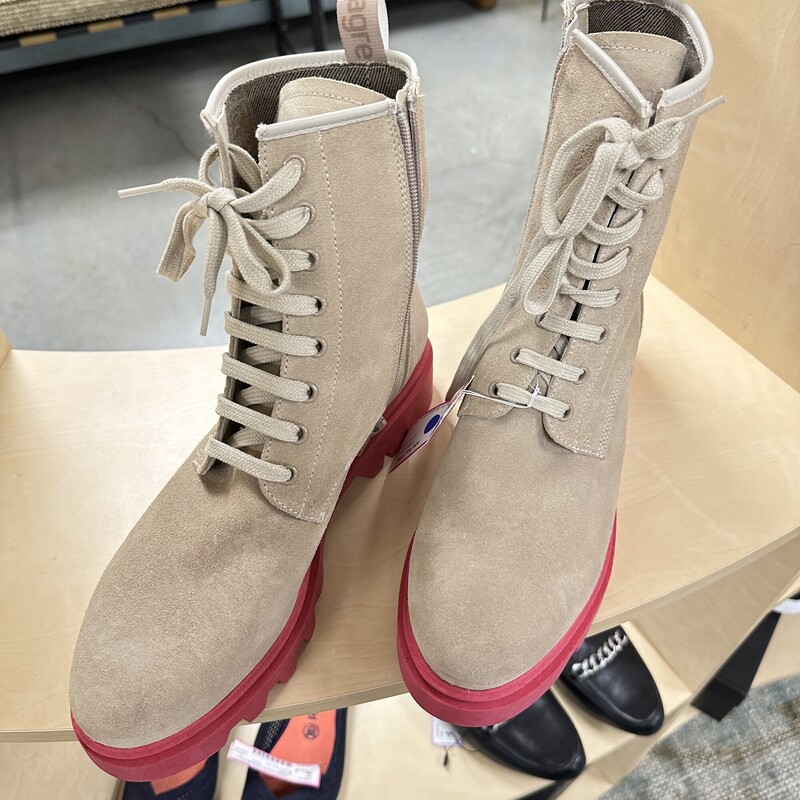 Kannagreen Boots, Tan/Pink
Size: 7-7.5 (40)