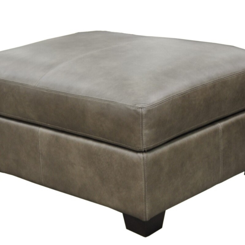 Sedlaks Leather Ottoman
Taupe Grey Leather
Size: 40x33x19H
Omnia Leather Manufacturer from Sedlaks Interiors
NEW
Retail $1300+