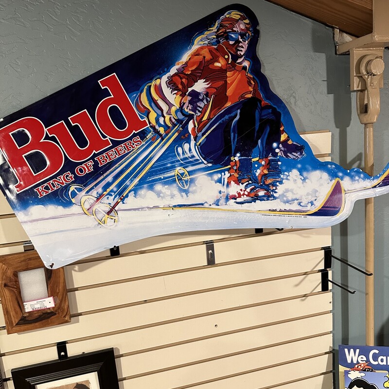 VTG Bud Ski Sign,
Size: 33 x 27
Vintage from the 1990 - 042-226
 Large Budweiser King Of Beers Metal Tin Advertising Ski Sign.
These are hard to find!