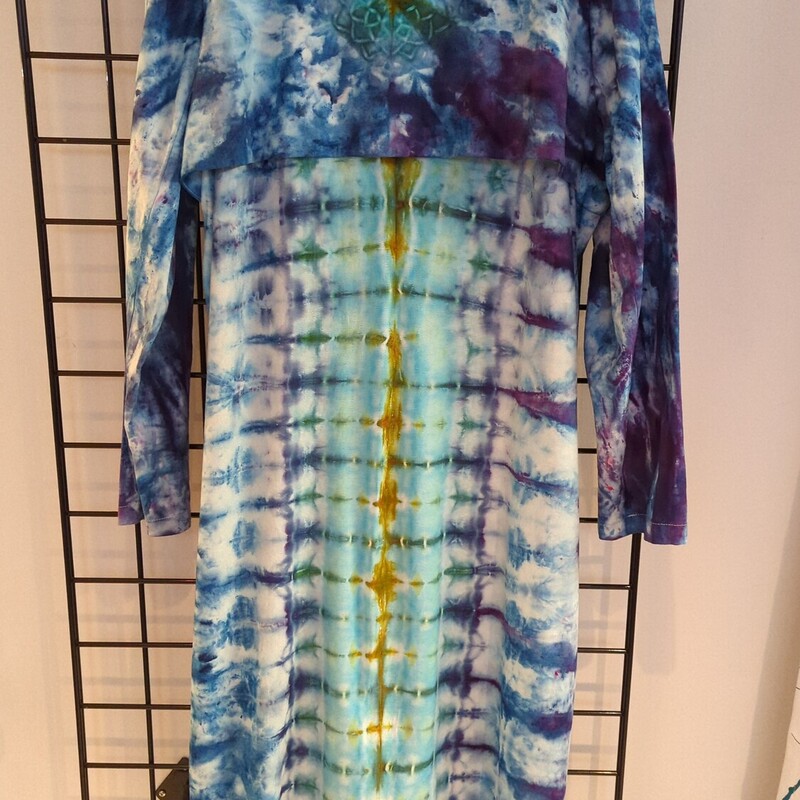 Blue Sky Jacket, Tie Dye, Size: XL<br />
Hand-Made by Nanaimo Local:<br />
Dragonfire Studio