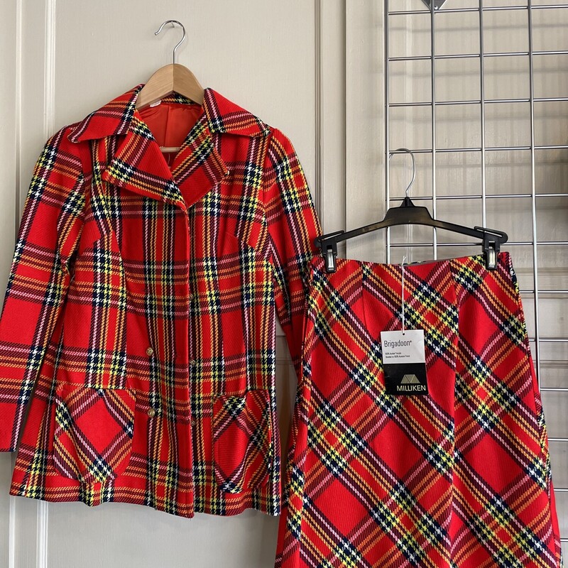 NWT Milliken 2pc Plaid Brigadoon Set, Red, Size: 9/10
Here you have it ! 2Pc Milliken Plaid Brigadoon Blazer and SKirt WITH THE ORIGINAL TAGS
Not much more needs to be said if you love Vintage or Brigadoon Plaid ;-)

All Sales Are Final
No Returns

Shipping Is Available
or
Pick Up In Store Within 7 Days of Purchase

Thanks for Shopping With Us<3
