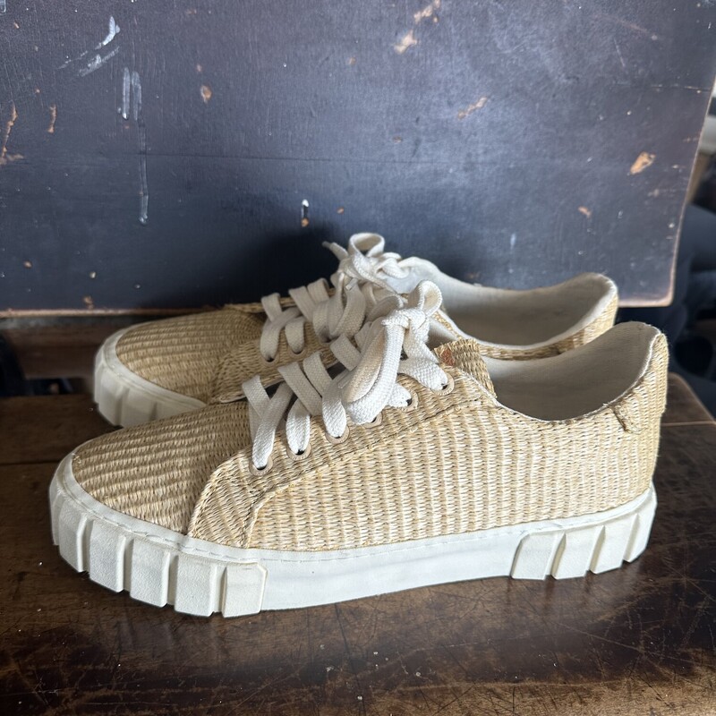New FarmRio StrawPlatform, Tan, Size: 9.5<br />
Retail $175.00<br />
Our Price $125.00<br />
Slight Scuff on toes<br />
<br />
All Sales Final<br />
No Returns<br />
<br />
Shipping Available<br />
or<br />
Pick Up In Store