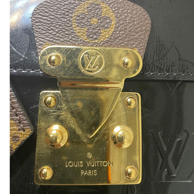 Louis Vuitton Spring Street NM Black<br />
Type of Material: Vernis Leather, Epi Leather, Coated Canvas<br />
Color: Black<br />
Lining: Black Alcantara<br />
Pockets: One Interior<br />
Hardware: Gold Tone<br />
Closure: Push Lock<br />
Includes: Two Clochettes, Detachable Shoulder Strap<br />
Production year: 2019<br />
Dimensions: Width (at base): 6.75<br />
Height: 6.25<br />
Depth: 3.25<br />
Handle Drop: 3.5<br />
Shoulder Strap Drop: 20
