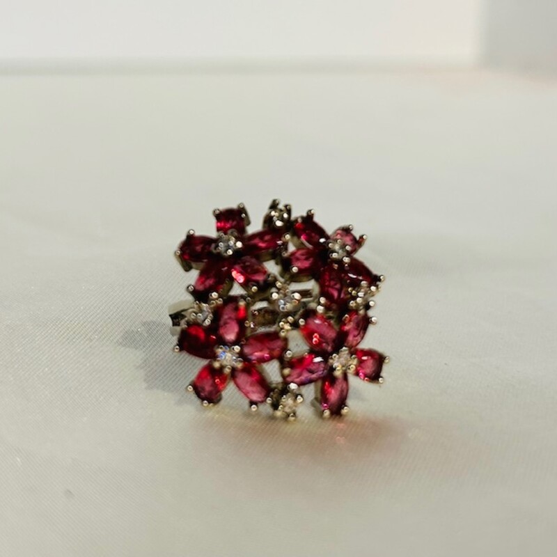 925 Flower Cluster Ring
Silver Pink Size: 9