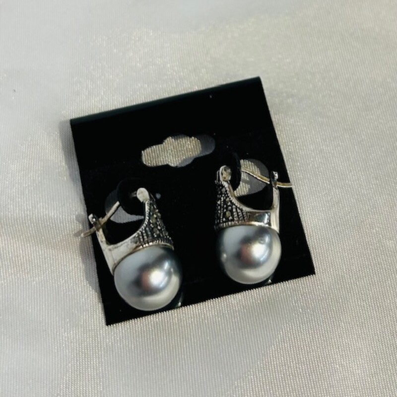 925 Marcasite Pearl Earrings
Silver Gray Size: 1L