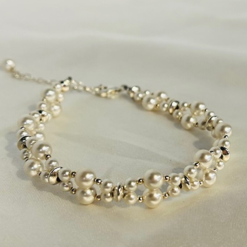 925 Multi Pearl Clasp Bracelet
Silver White Size: 10.5L
