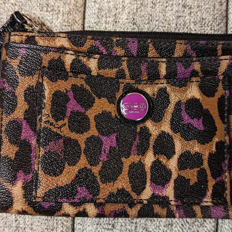 Coach Leopard Coin Purse Wallet Keychain
Black Brown Purple Size: 5.5 x 4H
