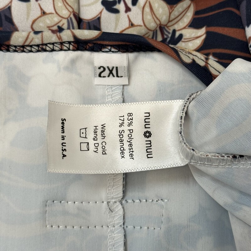 Nuu Muu Active Dress<br />
Hazelnut 2021<br />
Colors: Navy, Hazelnut, Ivory, Sky Blue and White<br />
Size: 2XL