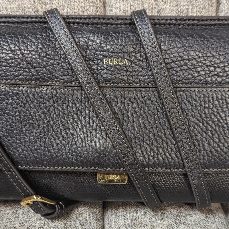Furla Leather Crossbody Wallet Handbag
Black Gold Size: 8 x 5H