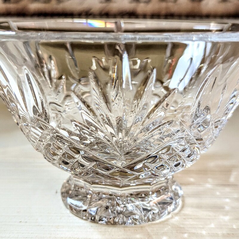 Marquis by Wateford Footed Bowl
Clear Size: 6 x 3.5H
As Is - small chip on rim