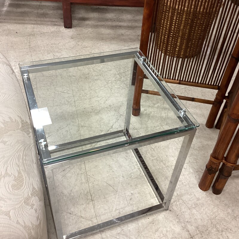 S/2 End Tables, Chrome, Glass
18 in x 18 in x 19 in t