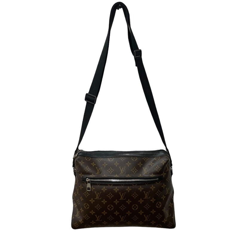 Louis Vuitton Macassar
From 2010 Collection by Marc Jacobs
Brown Coated Canvas
Printed
Silver-Tone Hardware
Single Adjustable Shoulder Strap
Leather Trim Embellishment & Single Exterior Pocket
Canvas Lining & Dual interior Pockets
Zip Closure
Date code: SR2170
Dimensions: Width: 14.5 in
Height: 12 in
Depth: 5 in
Strap drop 17-28 in