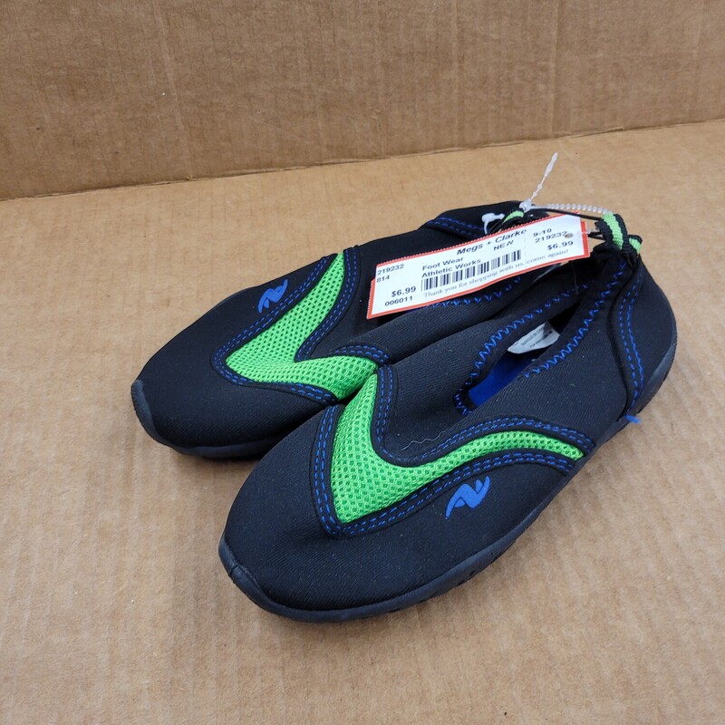 Athletic Works, Size: 9-10, Item: NEW