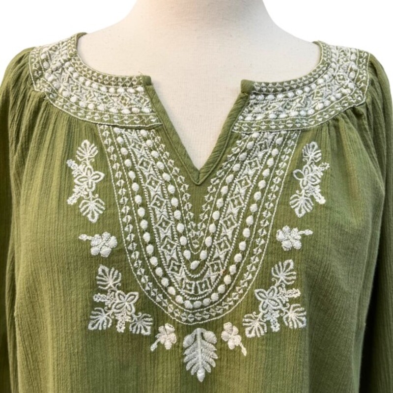 Talbots Embroidered Boho Top<br />
100% Cotton Gauze<br />
Olive and Cream<br />
Size: Medium
