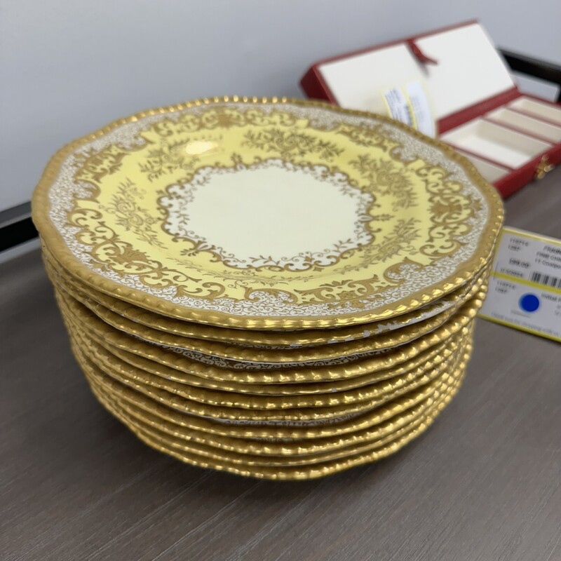 Vintage Coalport Salad Plates, Gold, and White. Sold as a LOT of 11, as is - some chipped paint.
Size: 9in diamter