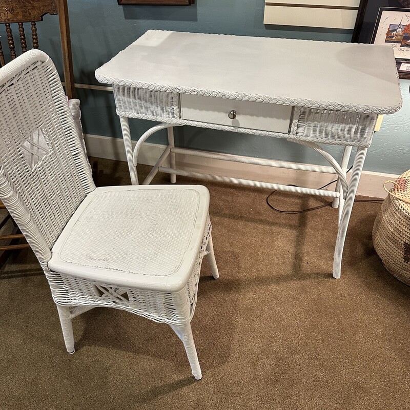 White Wicker Desk & Chair

White wicker desk with one drawer.  Desk has a white wood top.  Includes matching chair!

Size: 36 in wide X 20 in deep X 29 in high