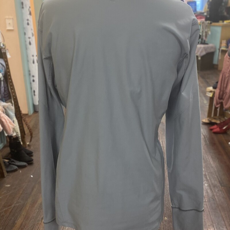 perfect attire for spring & a rainy day
pullover, fitted, under armour run
thumb holes

Under Armour, Gray, Size: Xl