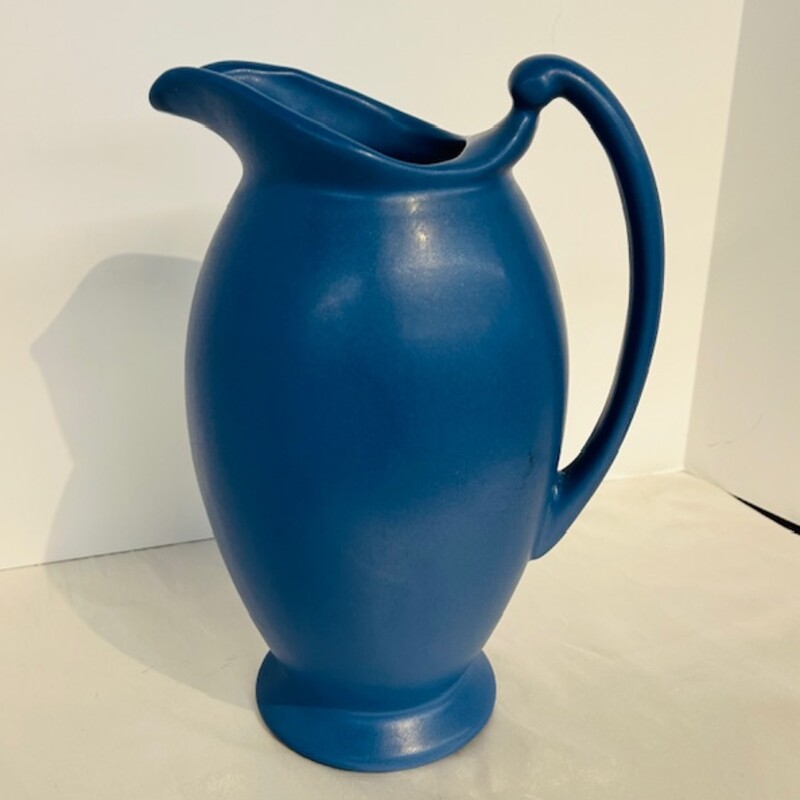 Haeger Pottery Pitche
Blue
Size: 7.5x11H