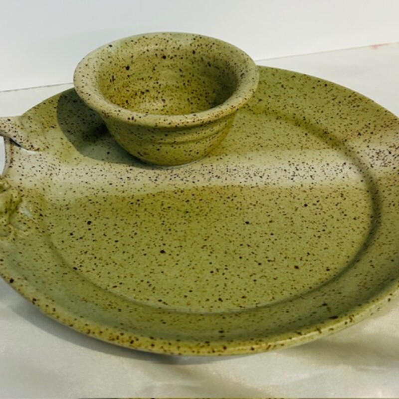 Speckled Chip N Dip Plate
Green Brown Size: 12 x 2.5H