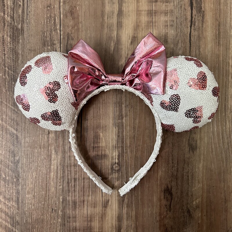 Minnie Mouse Pink Heart