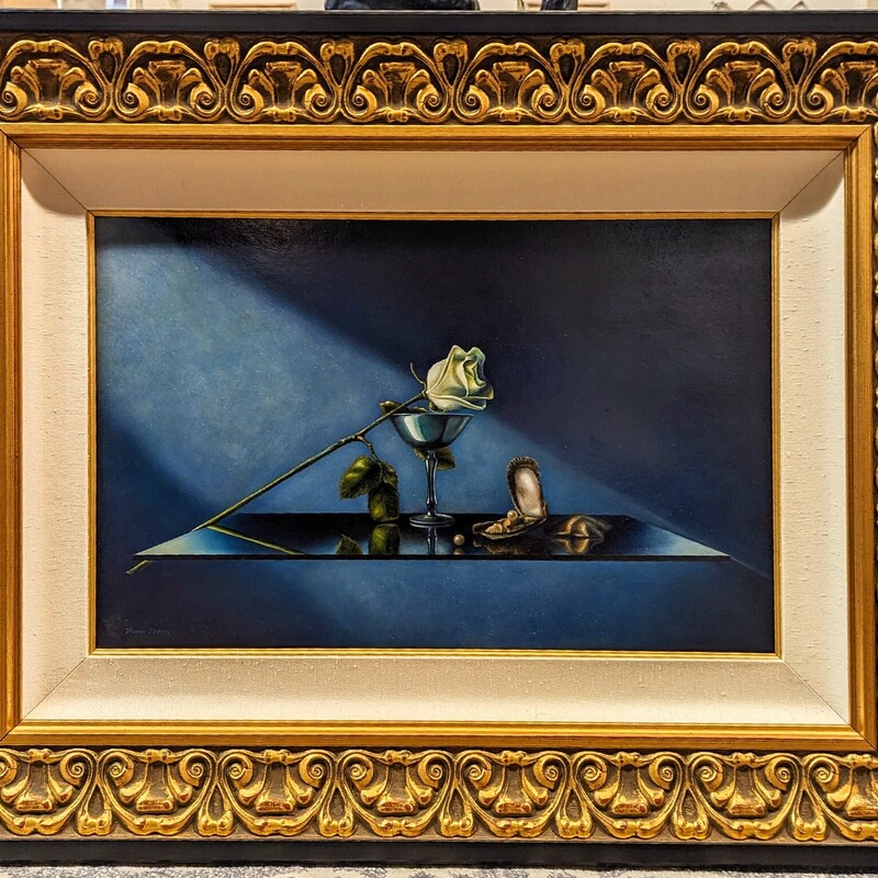 Thomas Peters Soulmates Oil Painting
Blue Black in Gold Black Frame
Size: 36x28H
American Still Life Artist Born Detroit MI 1957
and moved to Maui Hawaii in 1994. His art
has been featured at several galleries throughout
the US.
Retail $4K