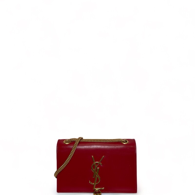 YSL So Kate Tassel Crossbody
This Kate crossbody bag from Saint Laurent is designed using red leather with a gold-toned YSL accent and tassel motif attached to the front. This bag is finished with a sturdy chain strap and a suede-lined interior.
Dimensions: 7x4 strap drop 21
Code: 326076-496395