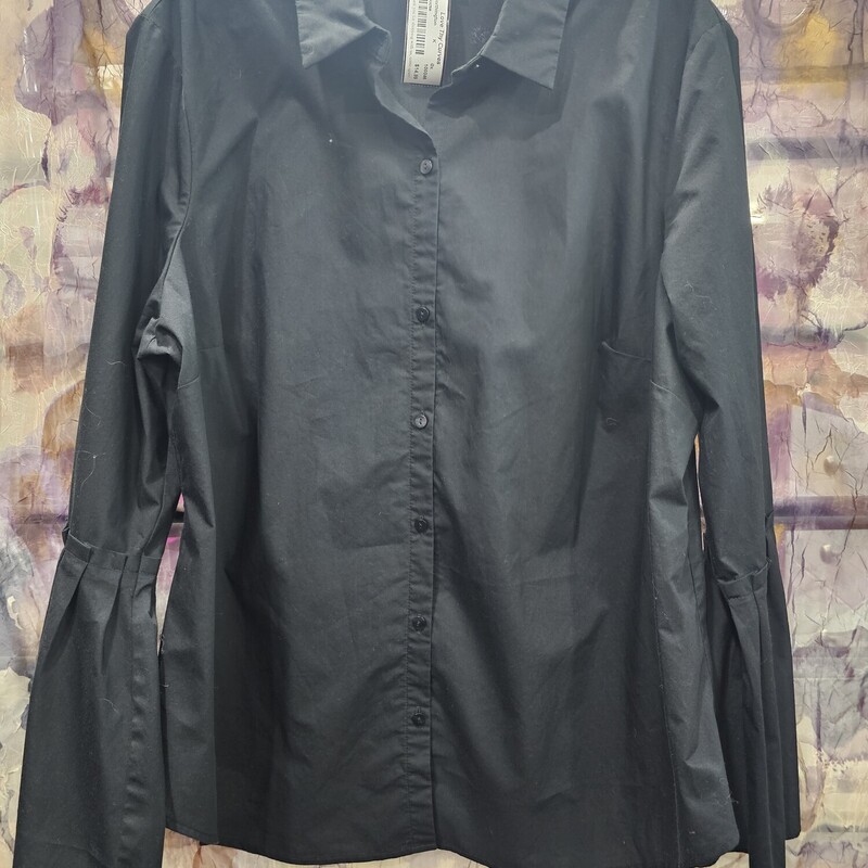 Super cute wardrobe staple piece. Button up black blouse with the cutest ruffled bell sleeves