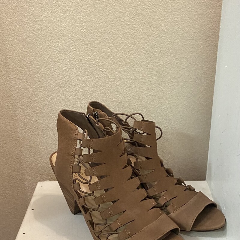Brw Cut Out Zip Cone Heel