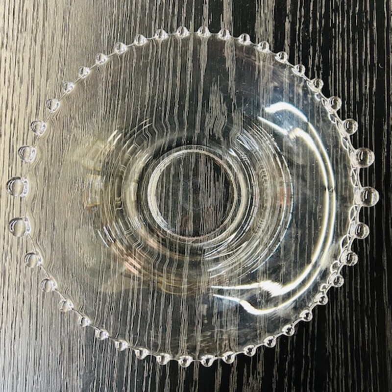 Glass Graduated Bead Trim Bowl
Clear
Size: 11x3H