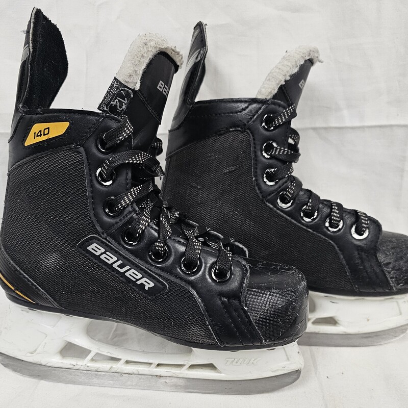 Pre-owned Bauer Supreme 140 Hockey Skates, Size: Y12